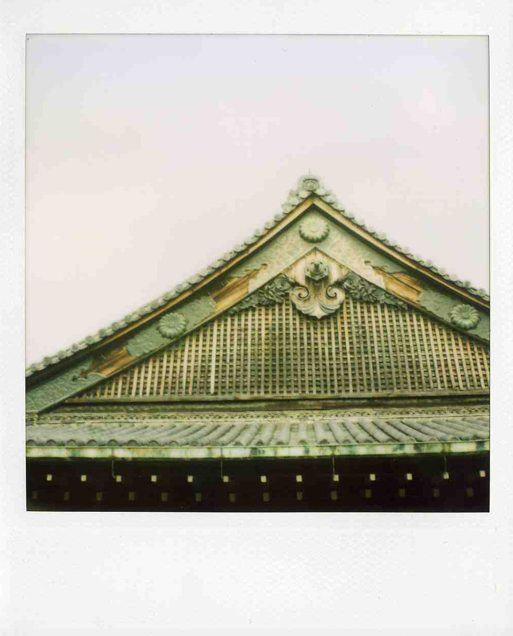 polaroid nijo castle roof